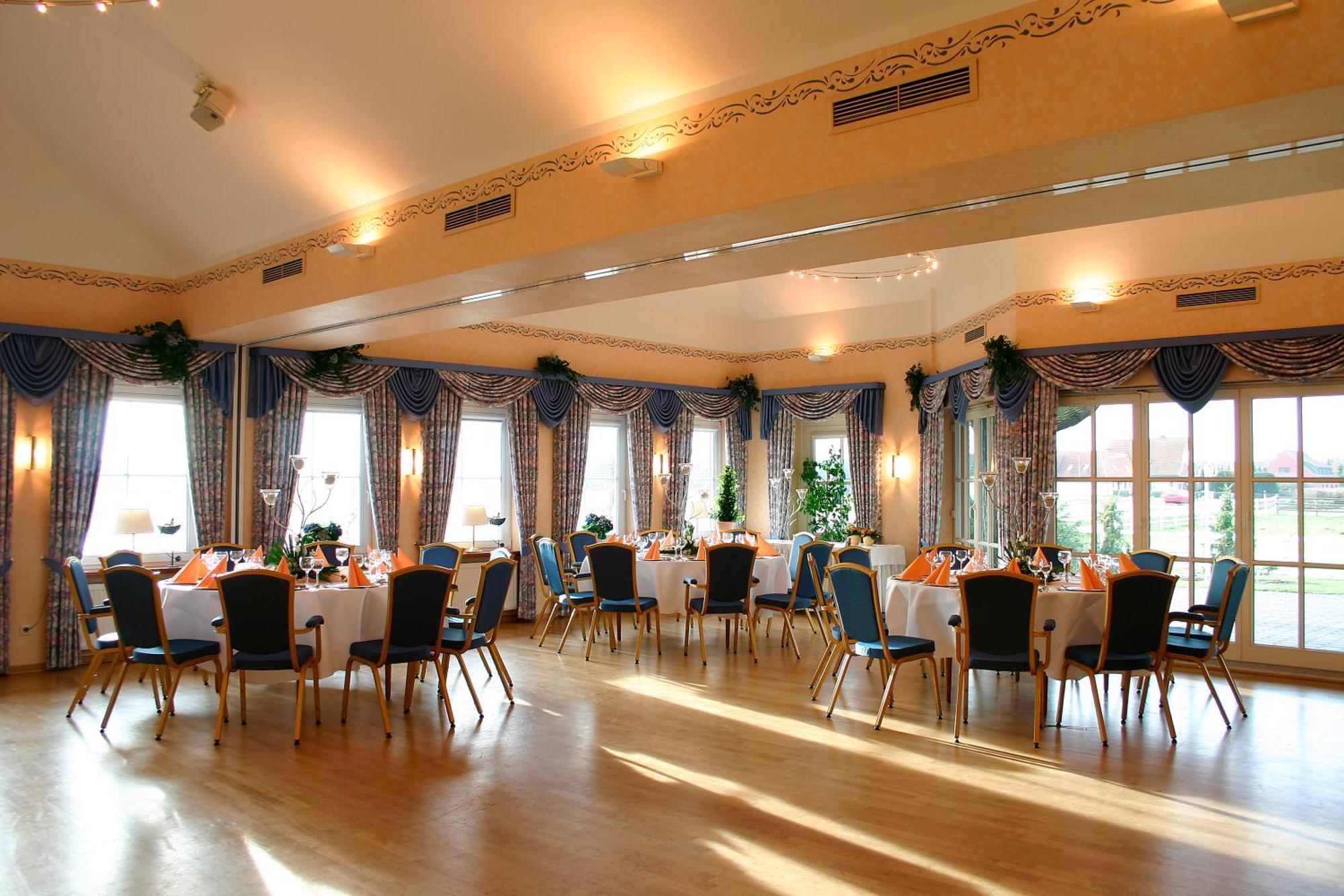 Land-Gut-Hotel Restaurant Kreuz Meyer Stuhr Extérieur photo