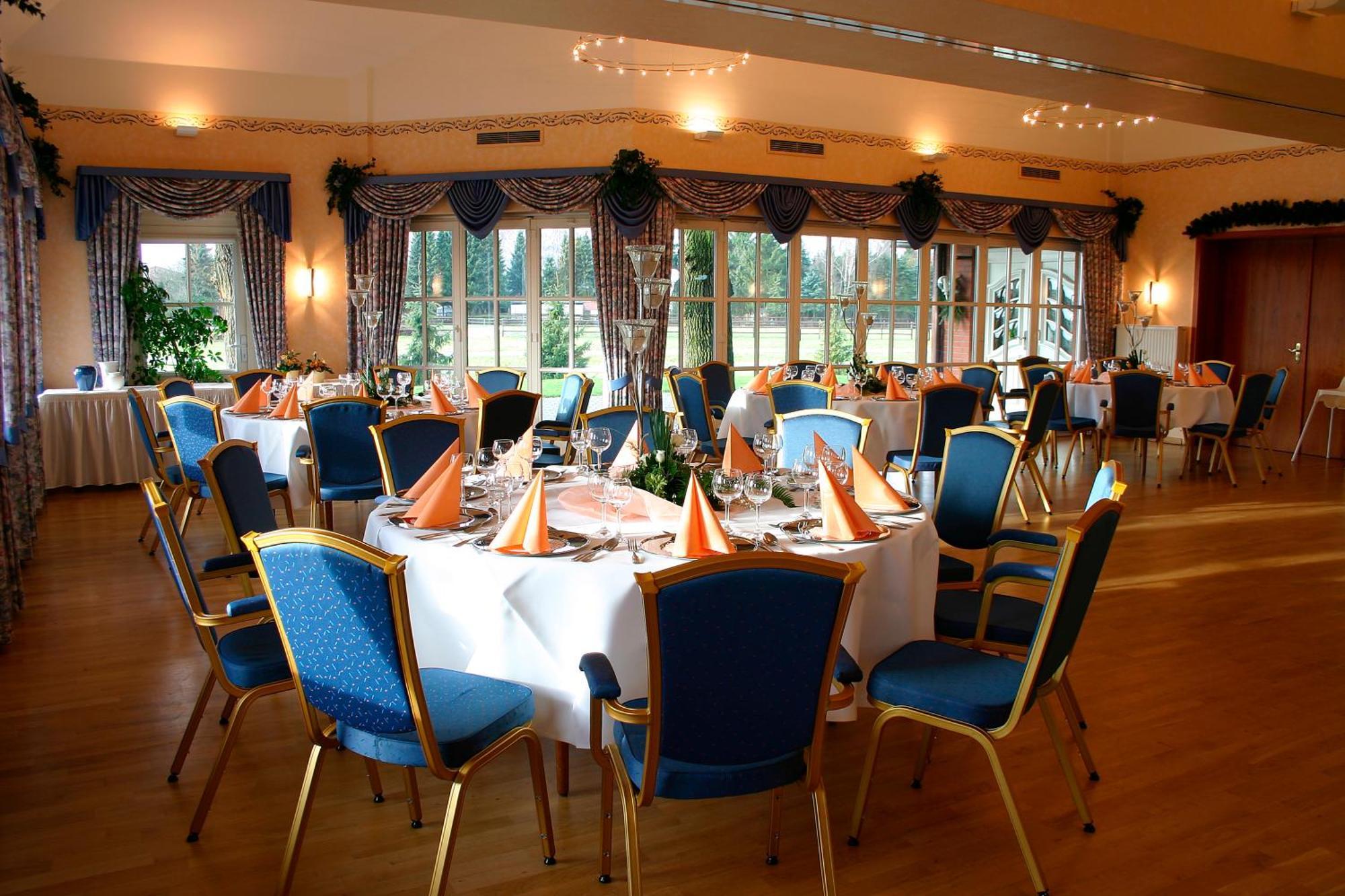 Land-Gut-Hotel Restaurant Kreuz Meyer Stuhr Extérieur photo