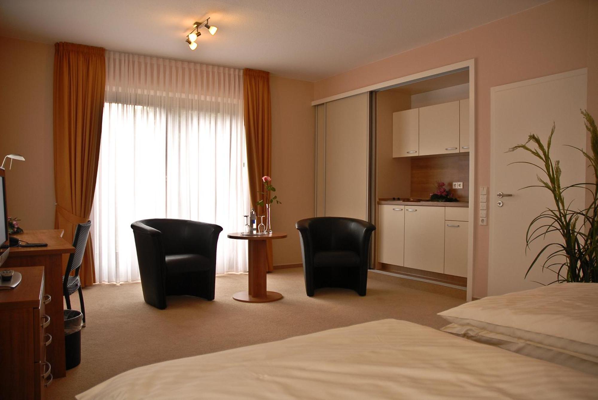 Land-Gut-Hotel Restaurant Kreuz Meyer Stuhr Extérieur photo