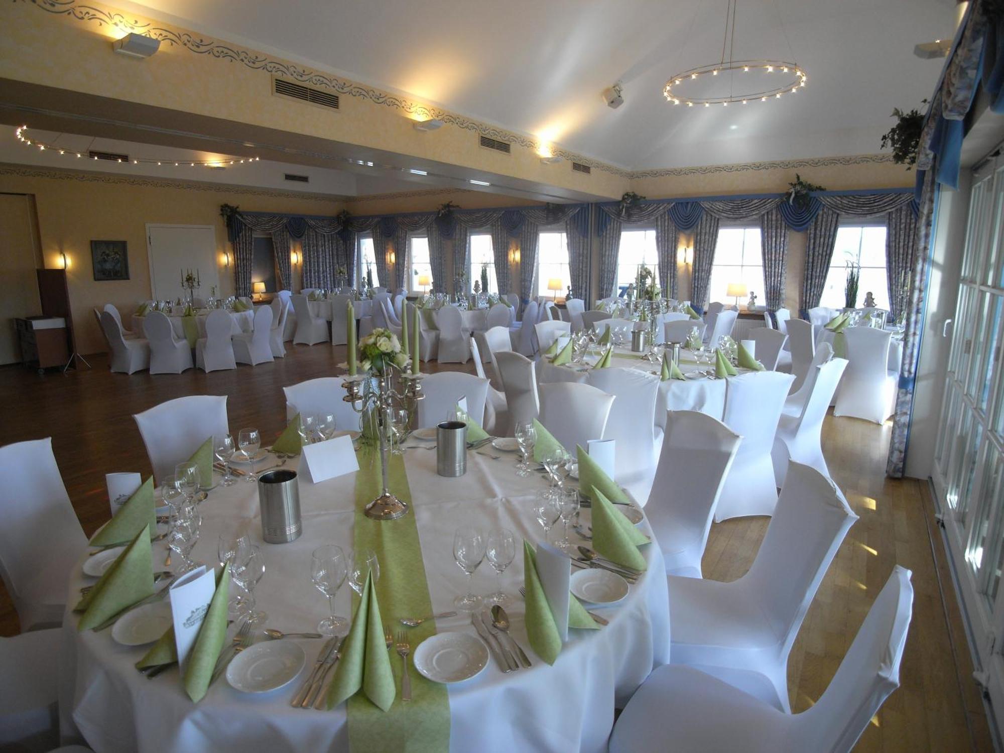Land-Gut-Hotel Restaurant Kreuz Meyer Stuhr Extérieur photo